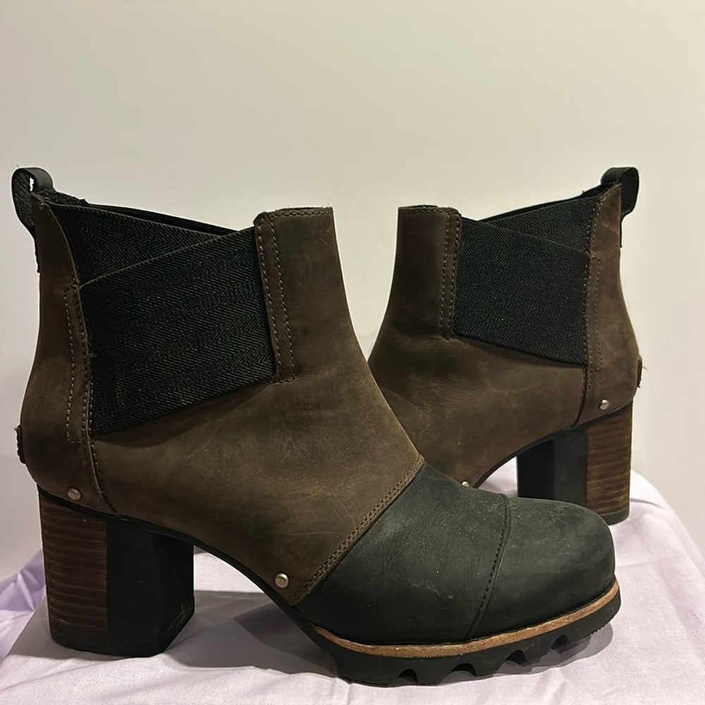 SOLD! Sorel Addington Chelsea leather boots tobacco/black size 8.5